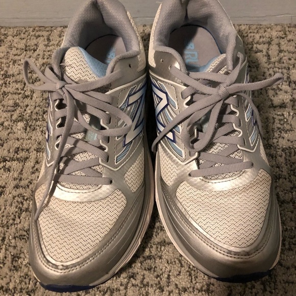 New Balance 1340v3 Gray & Silver Tennis Shoes Size 9.5 - Picture 5 of 9